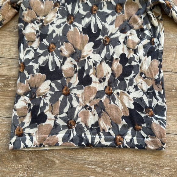 LOFT Camel, Winter White, and Gray short sleeved Cowl neck sweater Size Small - Picture 6 of 6